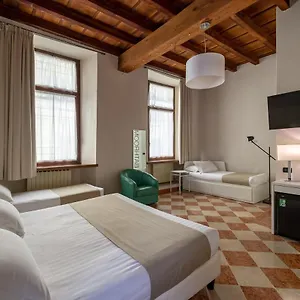 Residenza Accademia Pensión Mantua